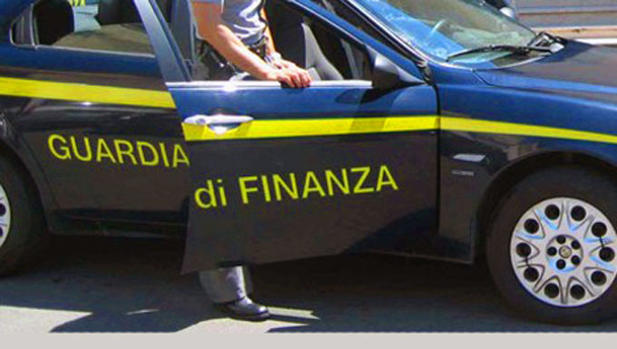 Evasioni fiscale: sequestrati 430 mila euro ad azienda di autotrasporto siciliana