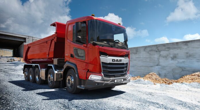 DAF lancia il nuovo telaio 10×4 per impieghi pesanti