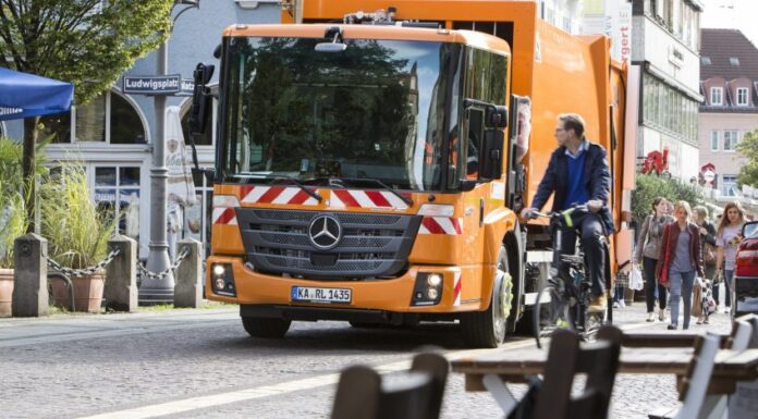 Daimler Truck si prepara a Ecomondo: in vetrina elettrico, HVO e soluzioni per le municipalità