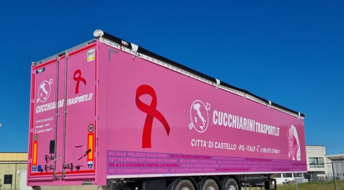 Cucchiarini Trasporti: un semirimorchio rosa contro la violenza sulle donne | K44 Podcast
