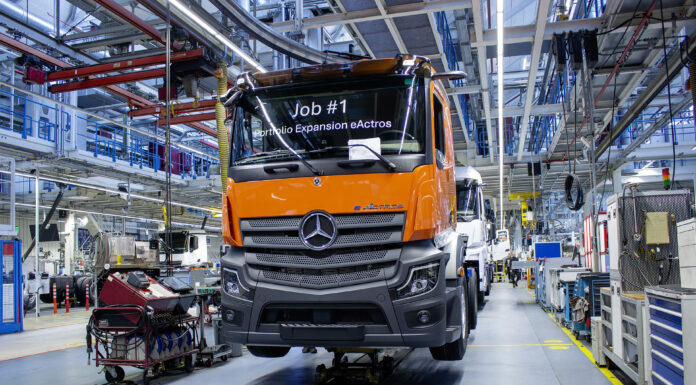 Mercedes-Benz Trucks avvia la produzione del nuovo eActros 400