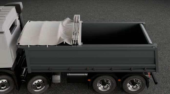 I tetti per ribaltabili e casse scarrabili per l’ecologia a Lione parlano italiano