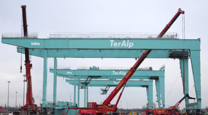 Intermodalità ferroviaria, Milano Smistamento: montate le prime tre gru di FS Logistix e Hupac