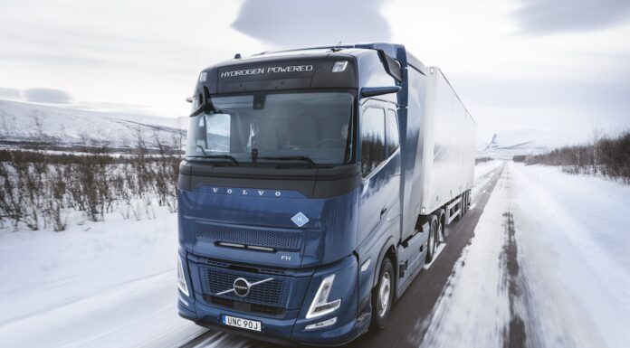 Idrogeno, l’uso che non ti aspetti: Volvo riaccende il motore a combustione (e cambia le regole del gioco)