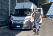Cellulare al volante? Così la Polizia ti becca all’istante | Checkpoint EP. 3