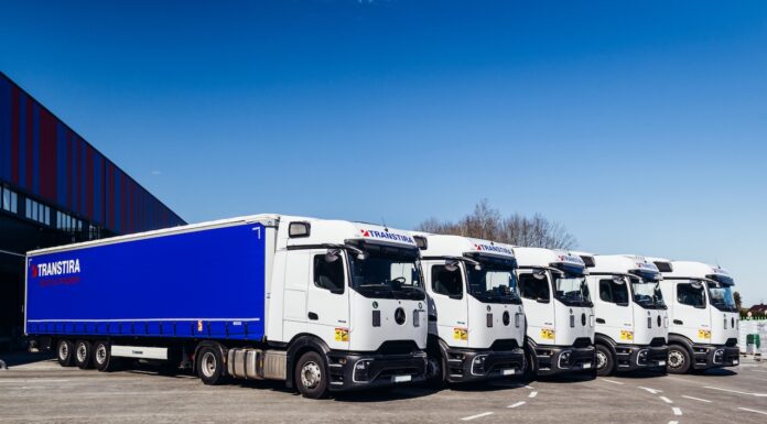 Transtira schiera 500 Mercedes Actros L: il gigante lituano che pigia sull’acceleratore nel lungo raggio europeo