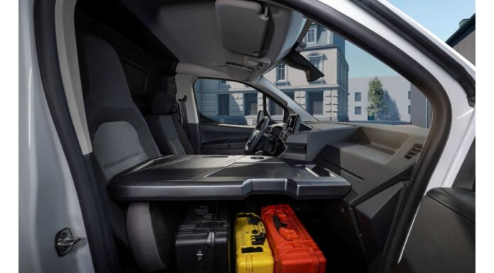 Stellantis Pro One presenta Smart Compact Van, il furgone ripensato attorno alle esigenze del conducente