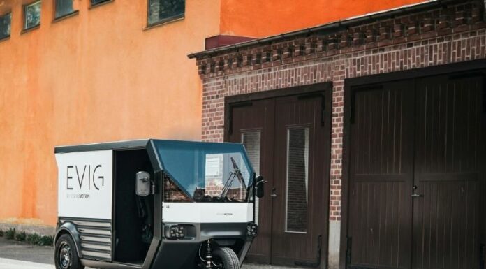Battery swap, il test europeo sui veicoli commerciali leggeri: la batteria si cambia in 10 secondi