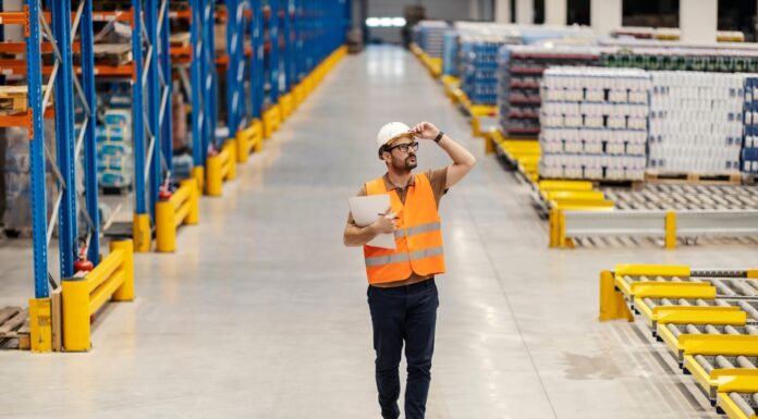 Logistica: mancano 60.000 lavoratori, ma l’IA può diventare l’alleata del settore
