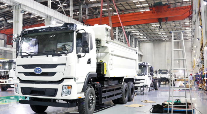 La Cina non esporta camion elettrici: esporta un modello industriale