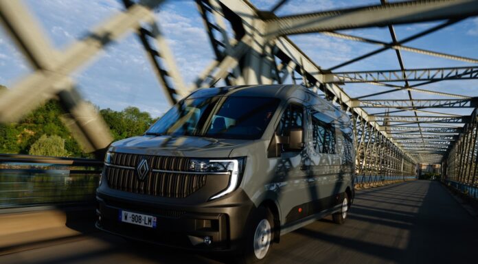 Renault Master evolve ancora: più allestimenti, nuove tecnologie e una gamma sempre più orientata ai professionisti
