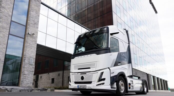 Volvo, 100 anni di camion diventano un’edizione speciale