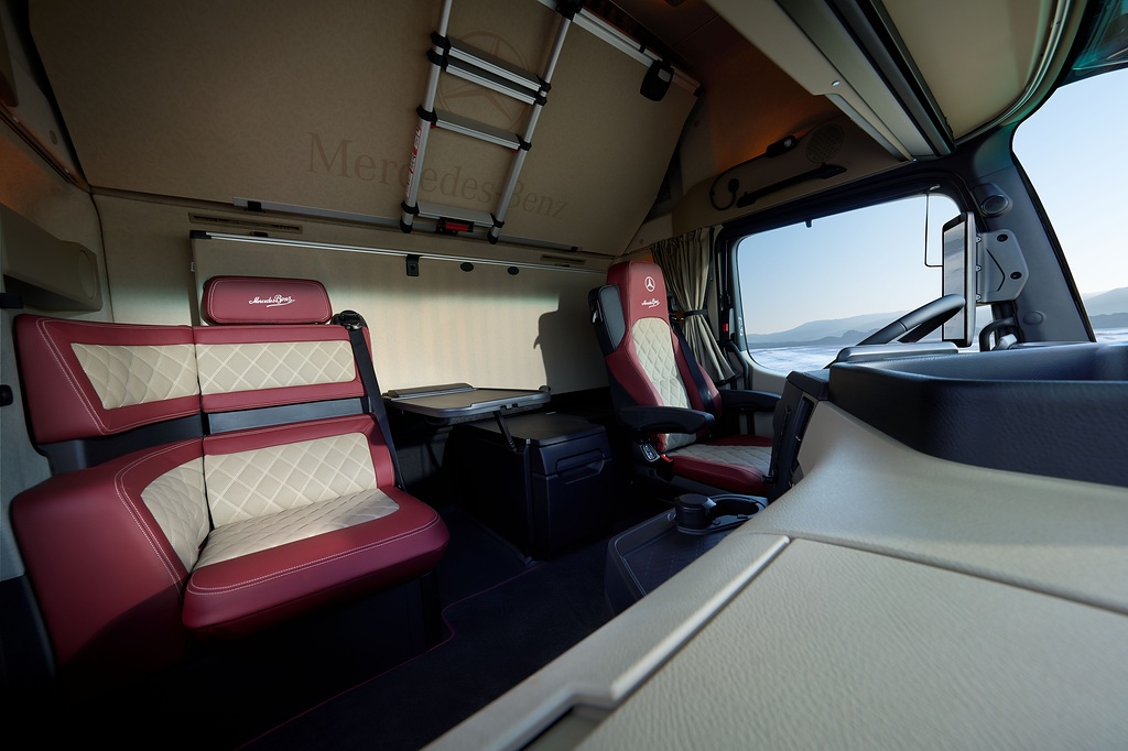 IAA Transportation: 130 Jahre Lkw-Geschichte: Mercedes-Benz Trucks stellt Jubil&auml;umsedition vorIAA Transportation: 130 Years of Truck History: Mercedes-Benz Trucks Presents Anniversary Edition