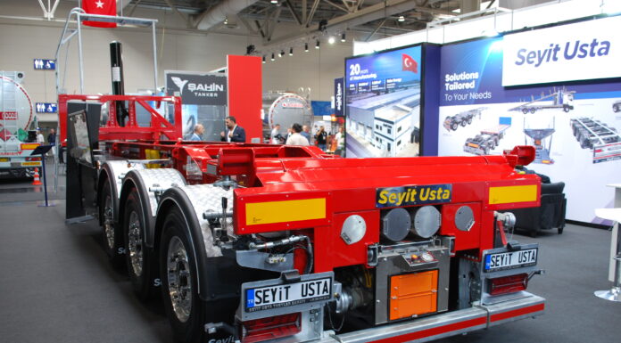 Seyit Usta, il container chassis che si trasforma in ribaltabile