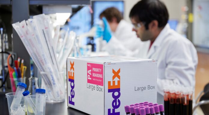 La logistica del farmaco diventa digitale: FedEx porta online la catena del freddo