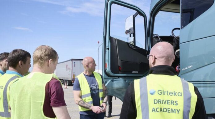 Non basta saper guidare un camion. Girteka insegna agli autisti tutto il resto
